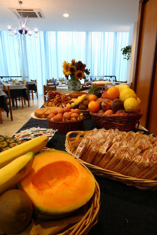 Hotel Onda Marina Misano Adriatico Eksteriør billede
