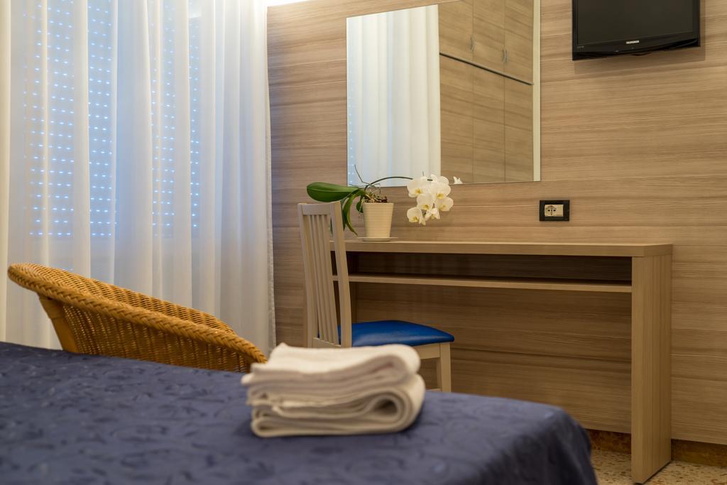 Hotel Onda Marina Misano Adriatico Eksteriør billede