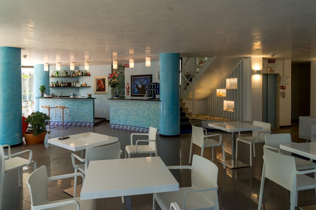 Hotel Onda Marina Misano Adriatico Eksteriør billede